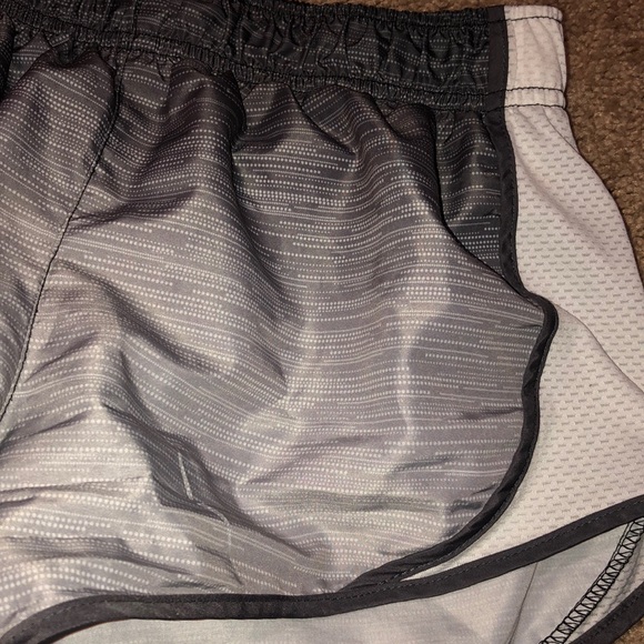 Running active shorts - Picture 4 of 5